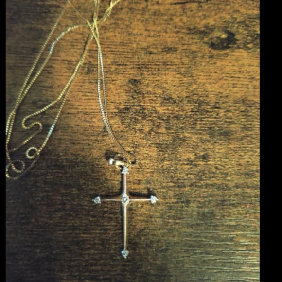 14k Cross/Diamond Pendant With Box Necklace - Picture 5 of 10